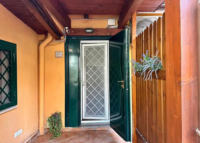 Eleonora House